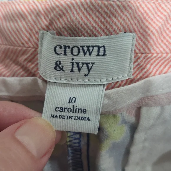 Brighten Up Your Spring/summer Wardrobe With 3 Pretty Size 10 Shorts Crown & Ivy - Picture 3 of 13